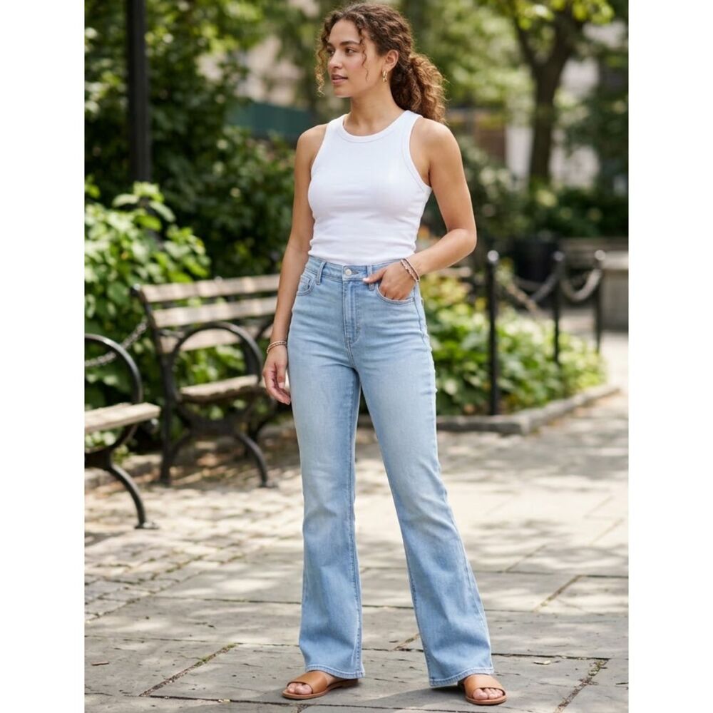 Old Navy High-Waisted Wow Flare Jeans Women's Size 0